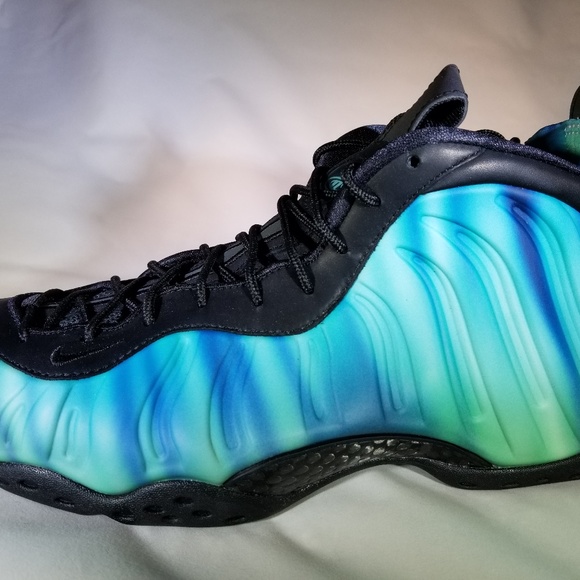 nike foamposite northern lights